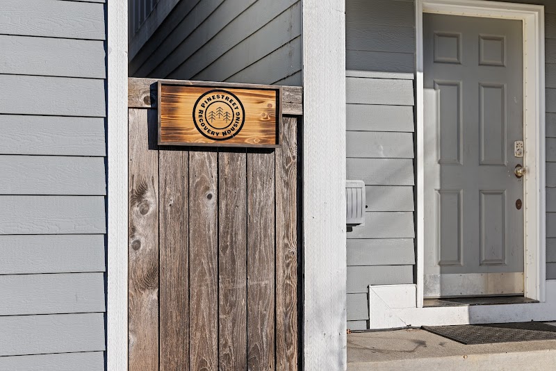 Pine Street Recovery Housing - Photo 5